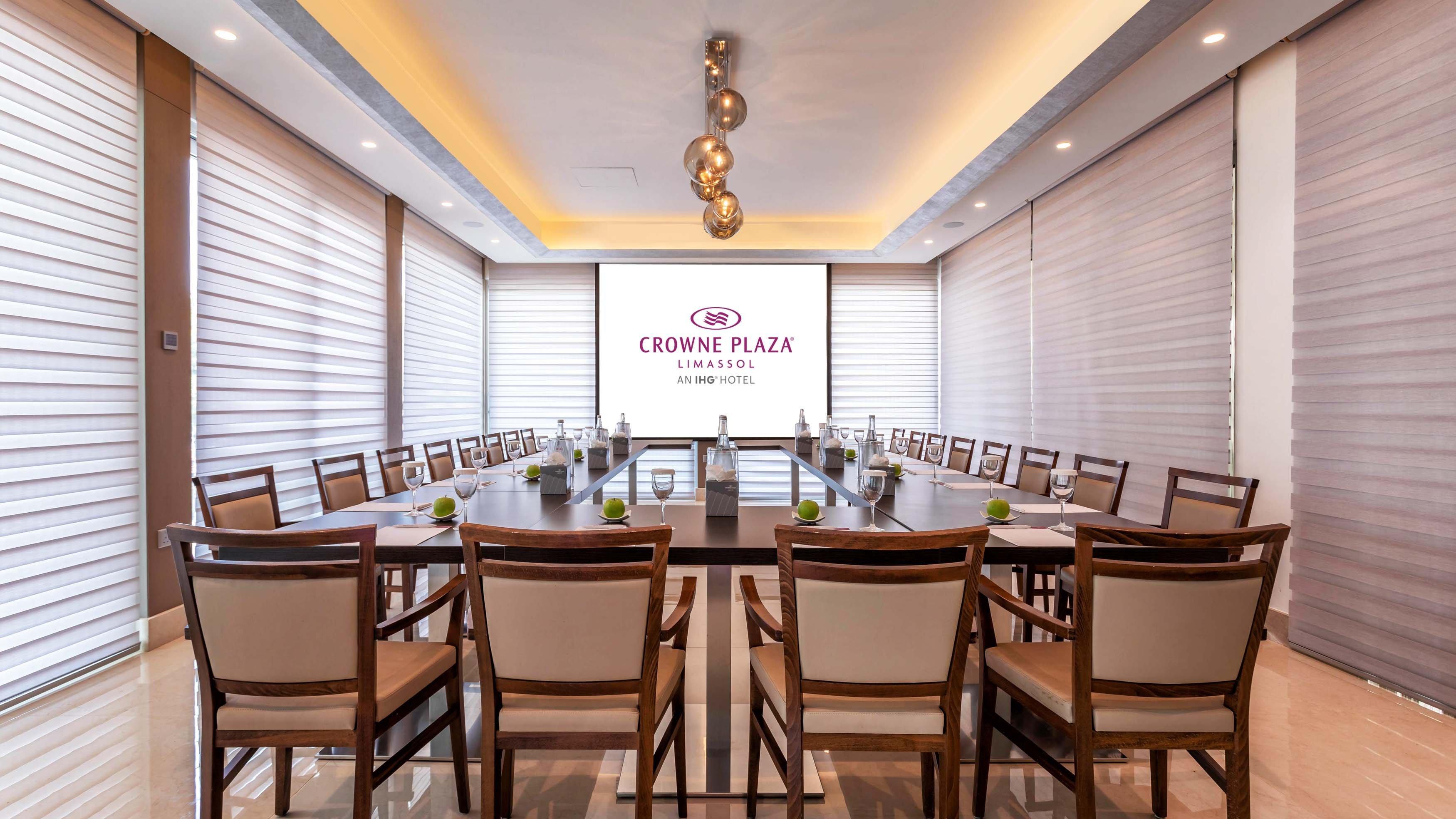 Crowne Plaza Limassol By Ihg Hotel Ngoại thất bức ảnh