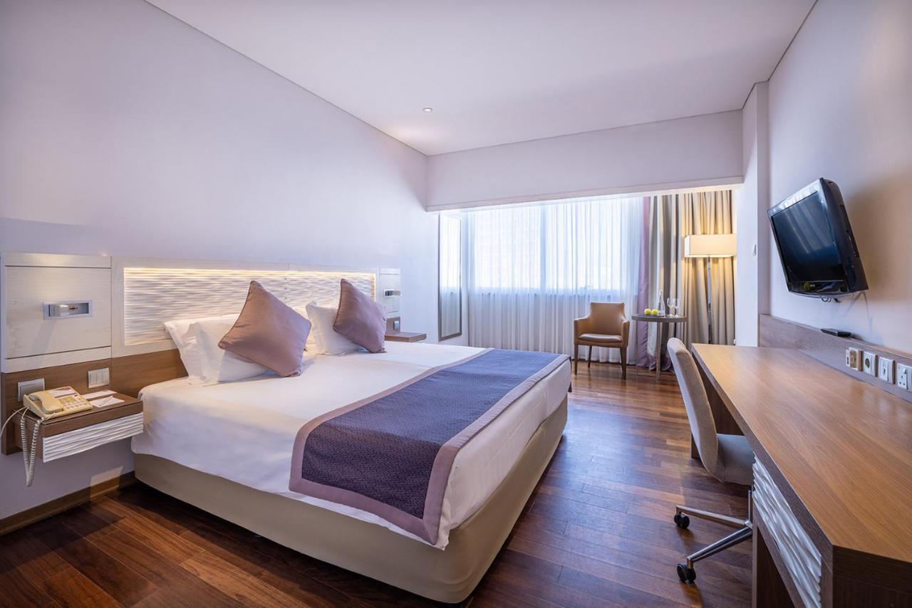Crowne Plaza Limassol By Ihg Hotel Ngoại thất bức ảnh
