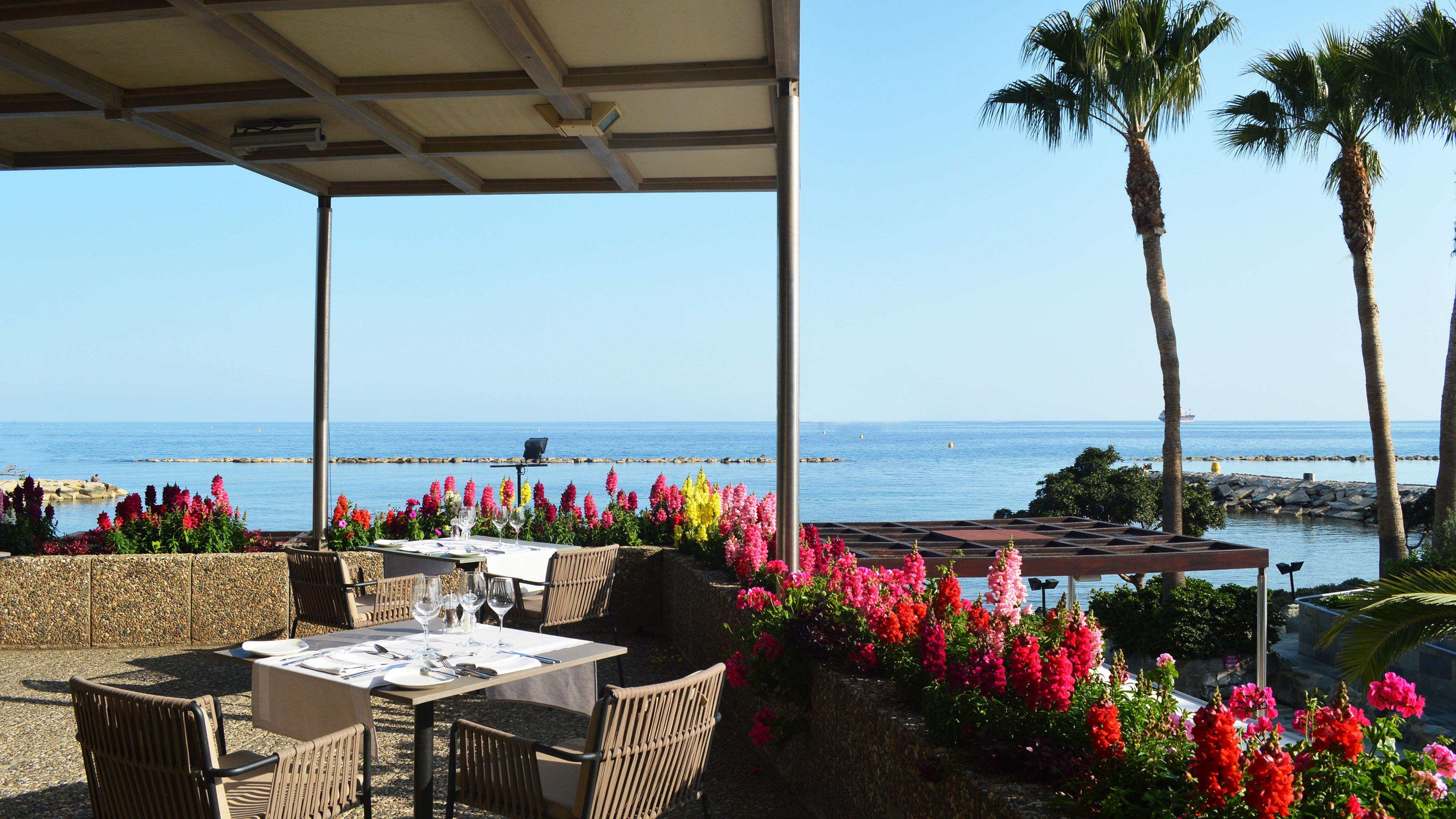 Crowne Plaza Limassol By Ihg Hotel Ngoại thất bức ảnh